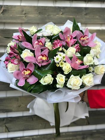 Букет цветов из: Розы и Хризантемы в Старотеряево