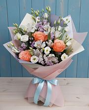 Букет цветов из:  Лизиантусы, Розы, Альстромерии и Гипсофила в Старотеряево