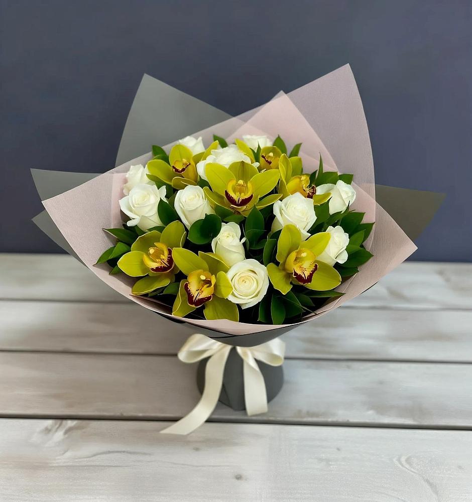 Букет цветов из: Орхидеи и Розы в Старотеряево