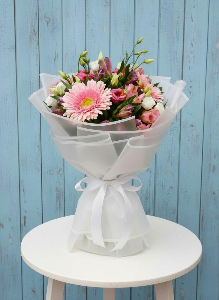 Букет цветов из: Герберы, Альстромерии и Лизиантусы в Старотеряево