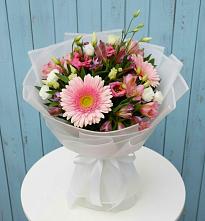 Букет цветов из:  Герберы, Альстромерии и Лизиантусы в Старотеряево