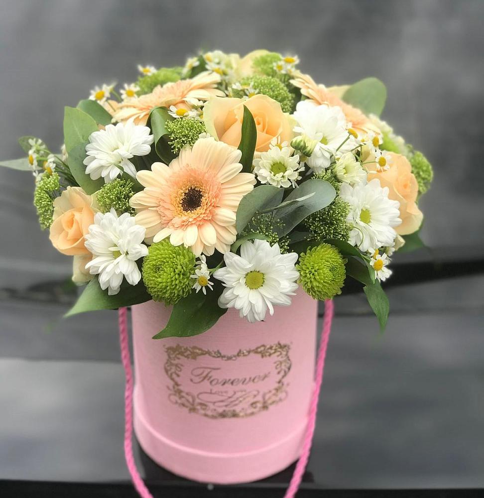 Цветочная композиция из Розы, Герберы и Хризантемы в шляпной коробке в Старотеряево