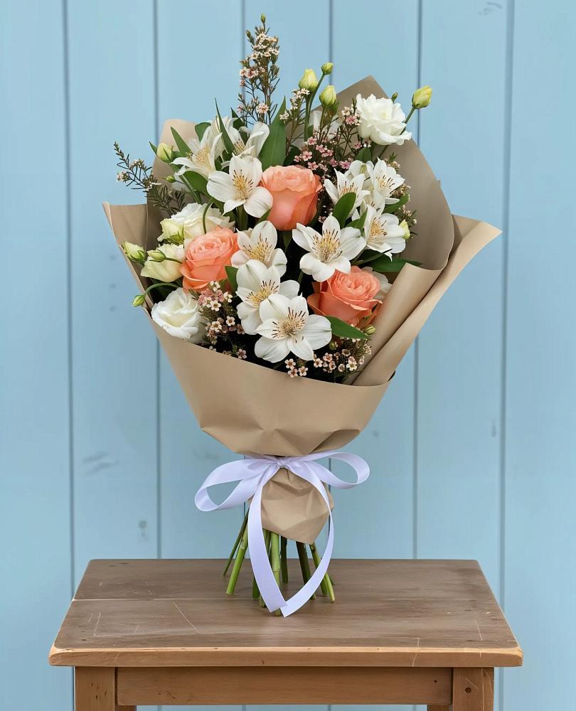 Букет цветов из: Альстромерии, Лизиантусы, Розы и Хризантемы в Старотеряево